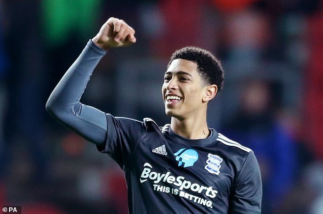 球两端的即 球两端的即