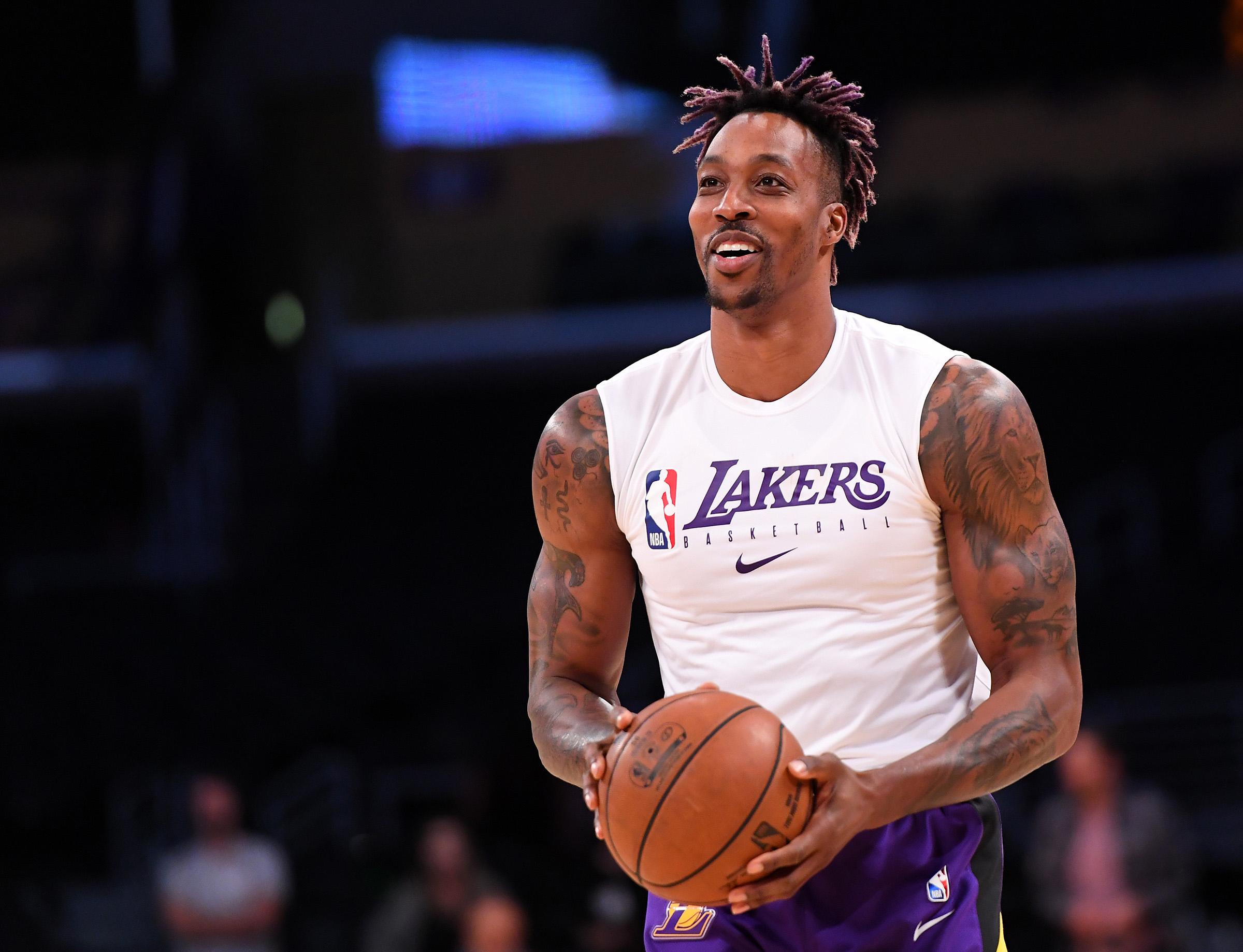 低调现身 低调现身