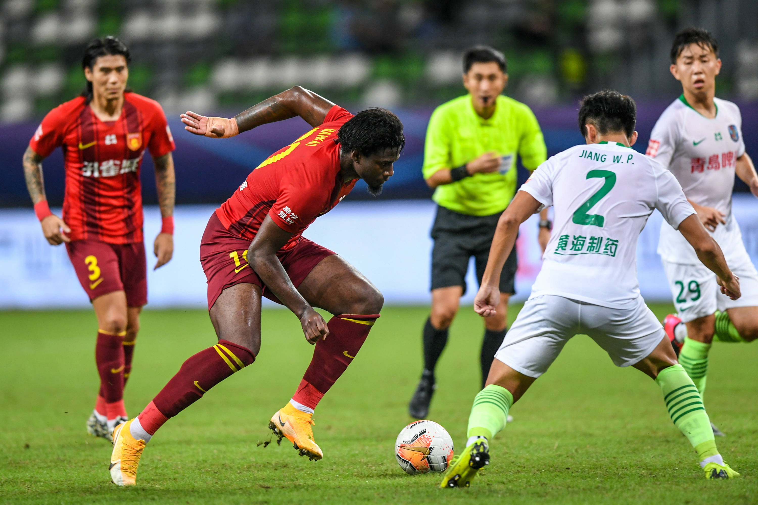 希望说服他 希望说服他